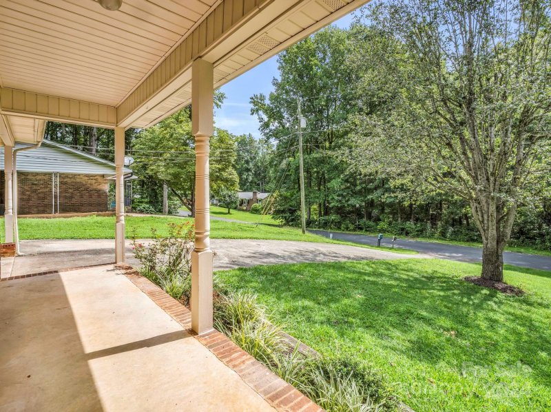Property image 4 at 619 Poplar Drive, Shelby, NC 28152
