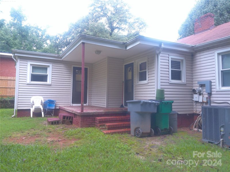 Property image 3 at 1949 Garibaldi Avenue, Charlotte, NC 28208