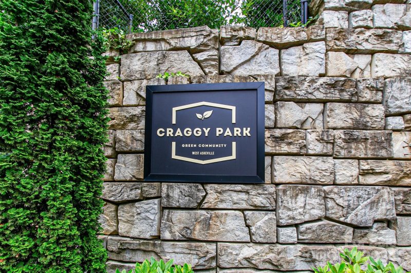 Property image 3 at 15 Mauricet Lane, Asheville, NC 28806