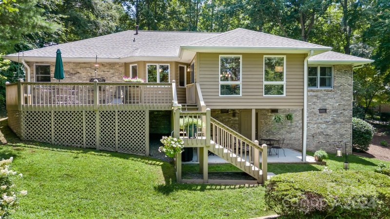 Property image 3 at 1310 Mountain Meadow Drive, Hendersonville, NC 28739