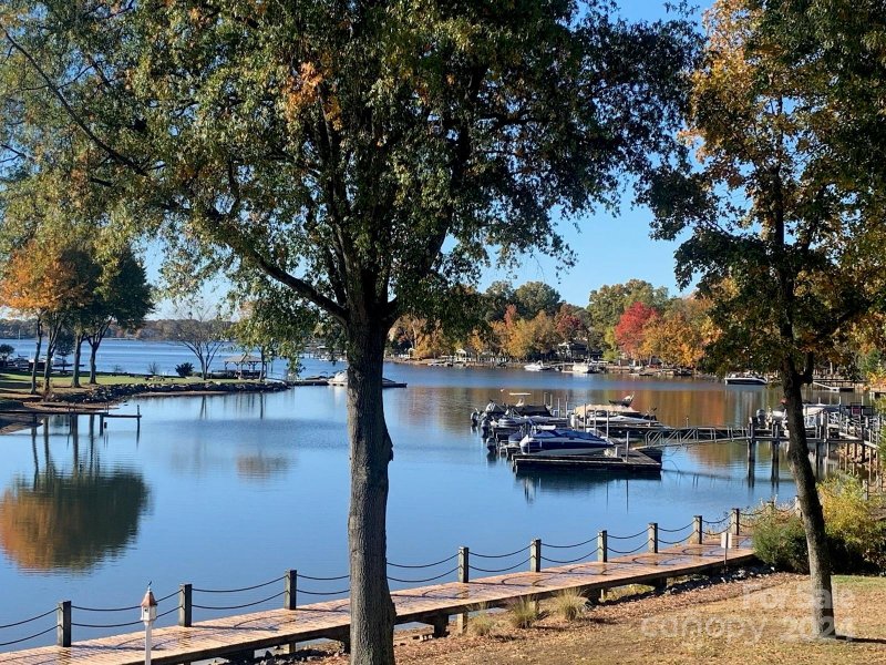 Property image 2 at 18625 Harborside Drive, Cornelius, NC 28031