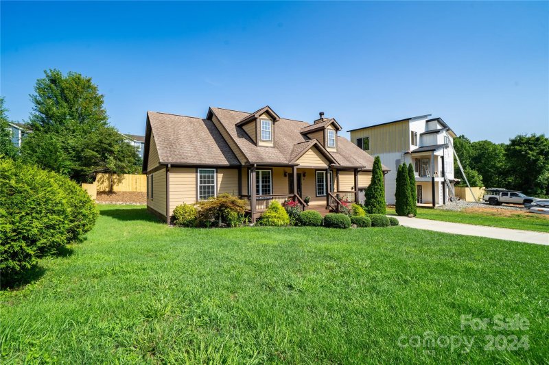 Property image 2 at 11 Azure Sage Way, Asheville, NC 28806