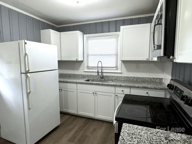 Property image 3 at 520 Porter Street, Charlotte, NC 28208