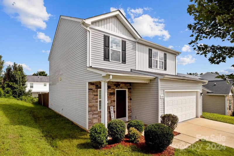 Property image 2 at 1118 Blue Topaz Drive, Dallas, NC 28034