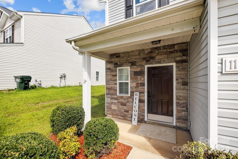 Property image 3 at 1118 Blue Topaz Drive, Dallas, NC 28034