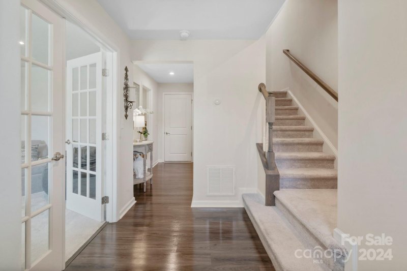 Property image 3 at 10820 Overlook Mountain Drive, Charlotte, NC 28216