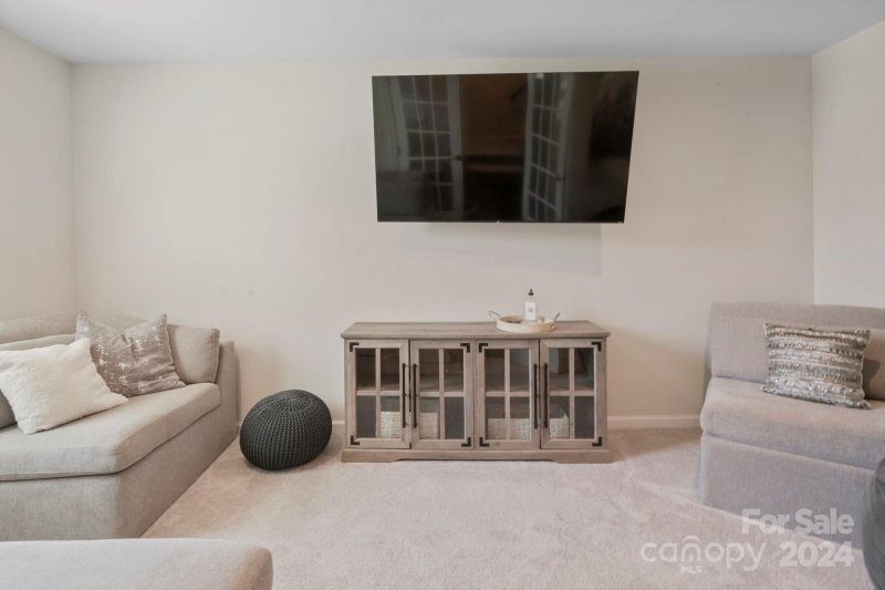 Property image 4 at 10820 Overlook Mountain Drive, Charlotte, NC 28216