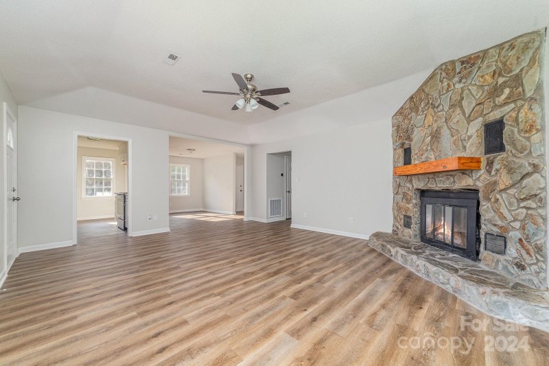 Property image 3 at 708 Hickory Court, Gastonia, NC 28056