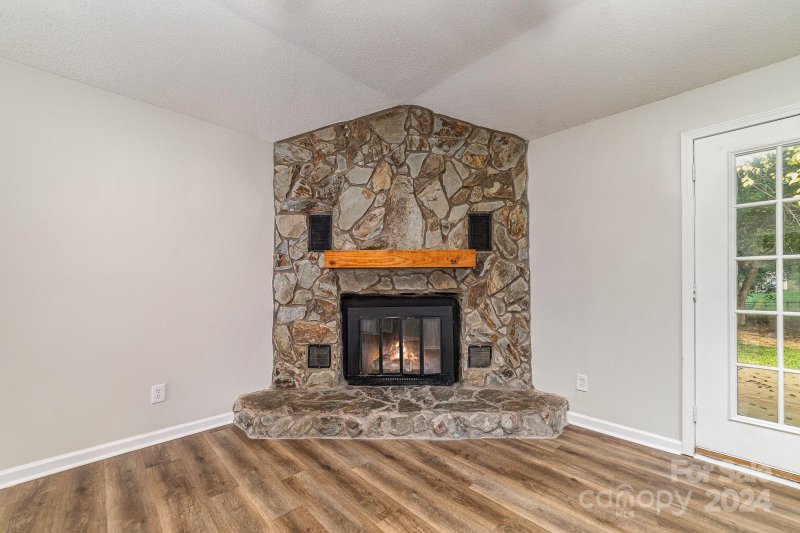 Property image 4 at 708 Hickory Court, Gastonia, NC 28056