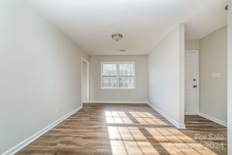 Property image 5 at 708 Hickory Court, Gastonia, NC 28056