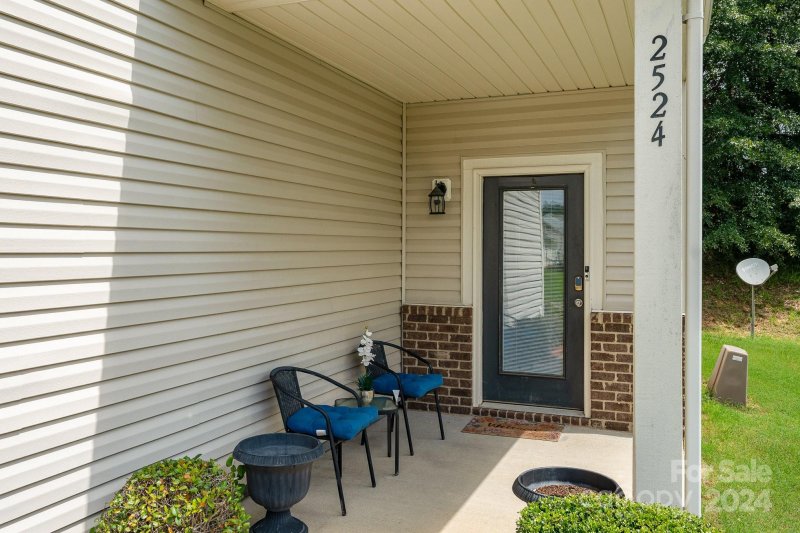 Property image 2 at 2524 Blue Moss Drive, Dallas, NC 28034