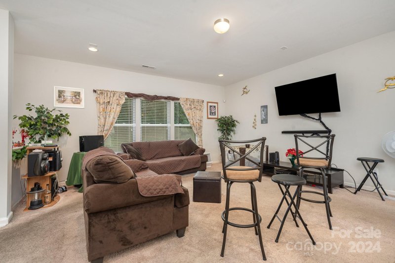 Property image 3 at 2524 Blue Moss Drive, Dallas, NC 28034