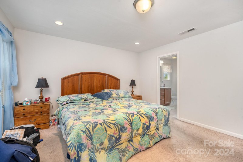 Property image 4 at 2524 Blue Moss Drive, Dallas, NC 28034