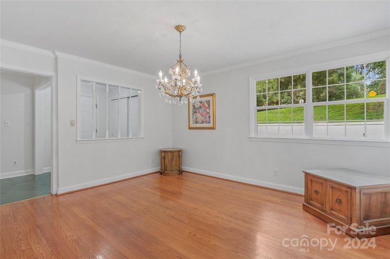 Property image 3 at 34 Westridge Drive, Asheville, NC 28803