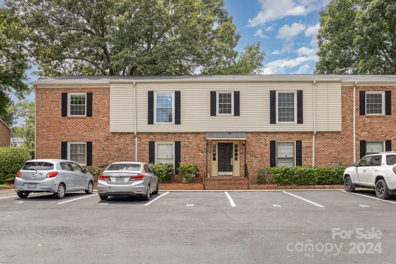 Property image 2 at 5927 Quail Hollow Road, Charlotte, NC 28210