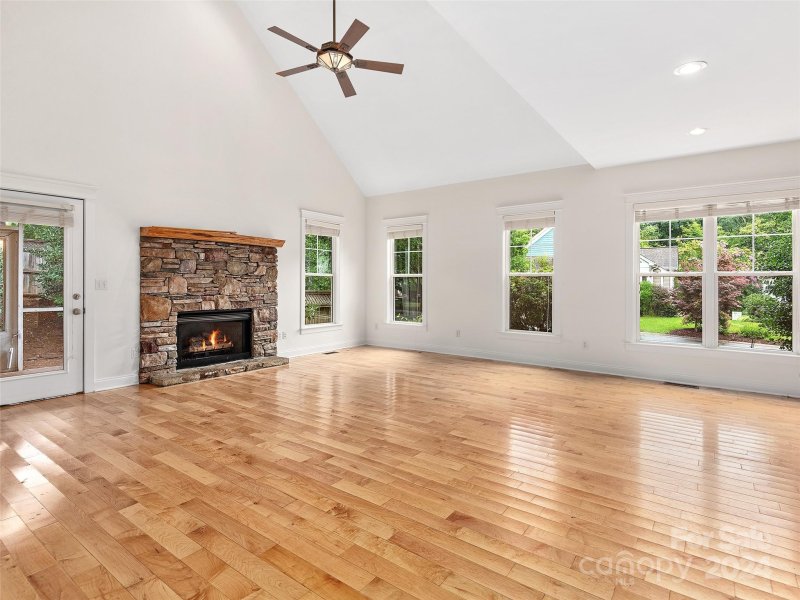 Property image 4 at 1501 Kentmere Lane, Asheville, NC 28803