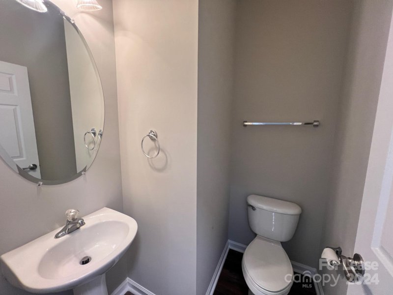 Property image 5 at 7902 Mariners Pointe Circle, Denver, NC 28037