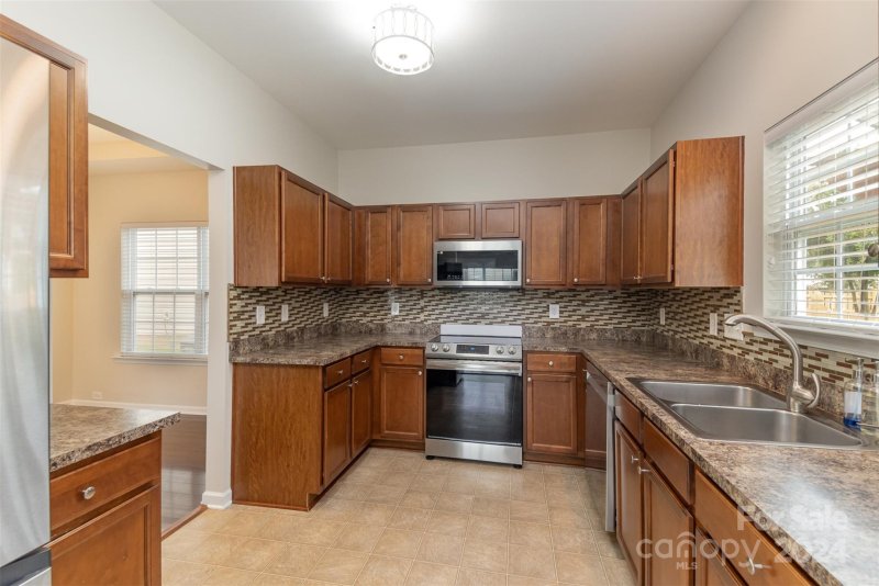 Property image 2 at 1081 Mountain Laurel Court, Matthews, NC 28104