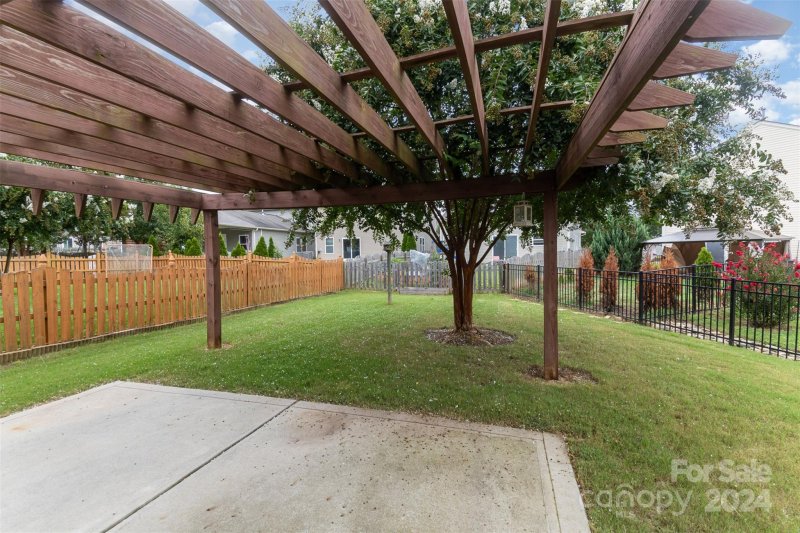 Property image 3 at 1081 Mountain Laurel Court, Matthews, NC 28104