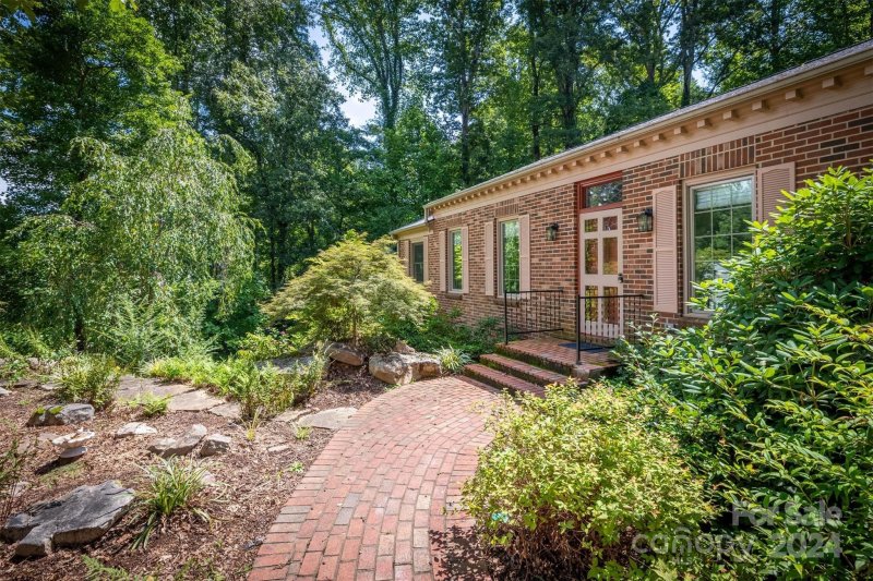 Property image 3 at 226 Camelot Drive, Morganton, NC 28655