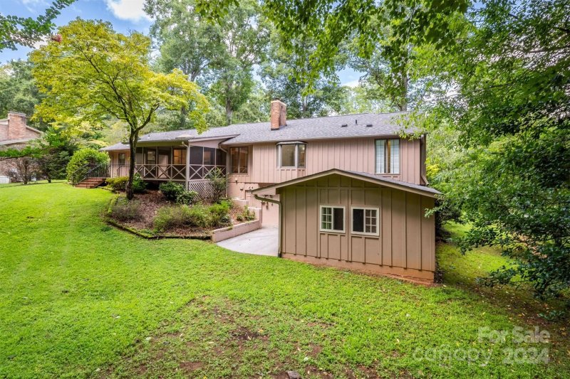 Property image 4 at 226 Camelot Drive, Morganton, NC 28655