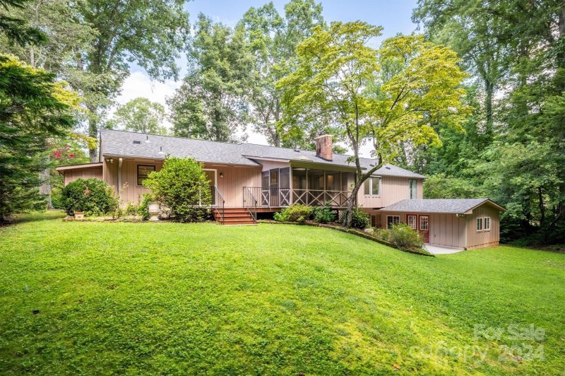 Property image 5 at 226 Camelot Drive, Morganton, NC 28655