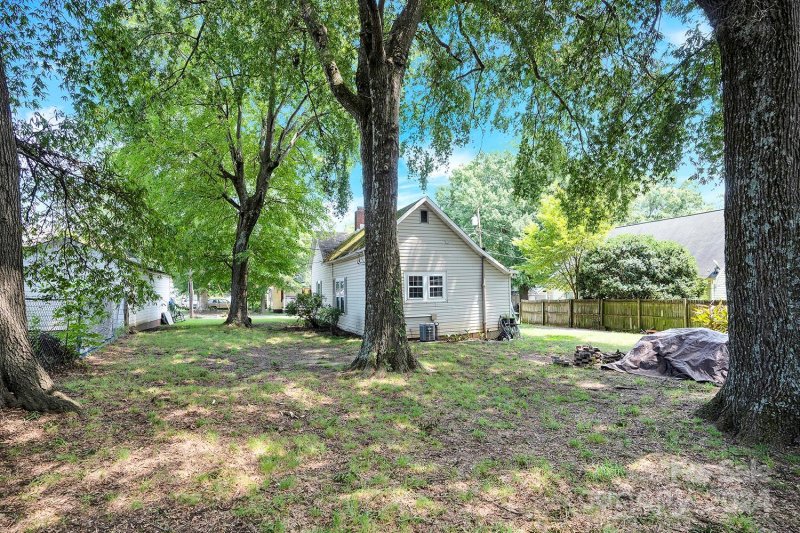 Property image 4 at 209 E Wilson Avenue, Mooresville, NC 28115
