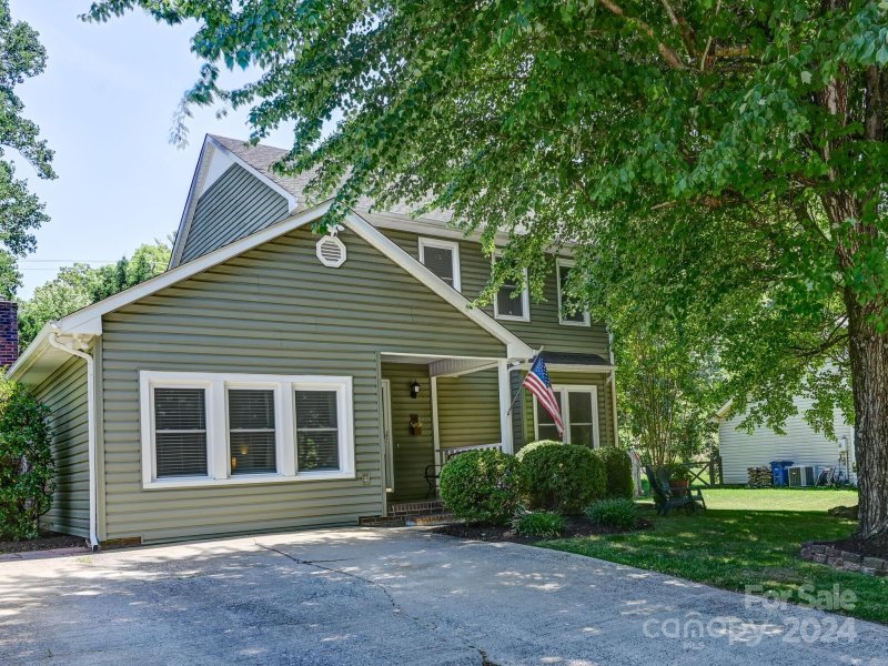 Property image 2 at 4 Marlwood Court, Asheville, NC 28804