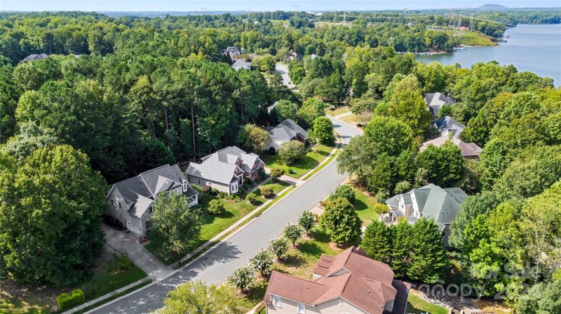 Property image 5 at 2848 Mt Isle Harbor Drive, Charlotte, NC 28214