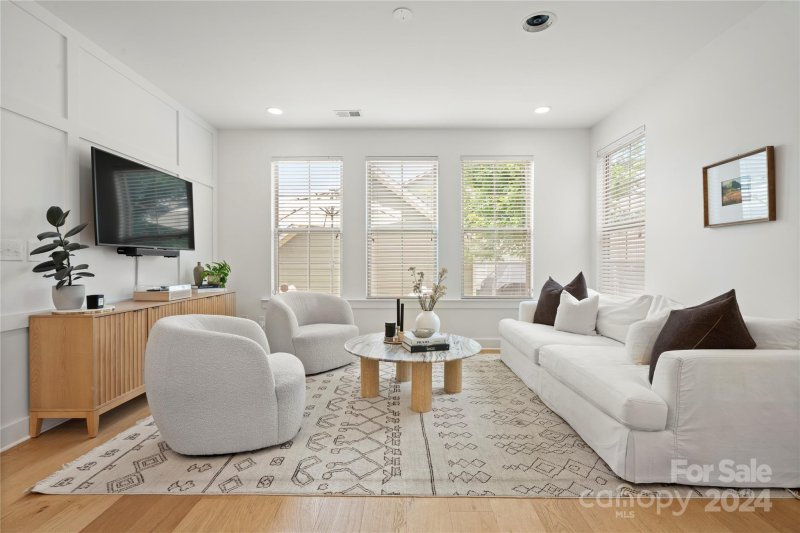 Property image 4 at 2439 Double Oaks Road, Charlotte, NC 28206