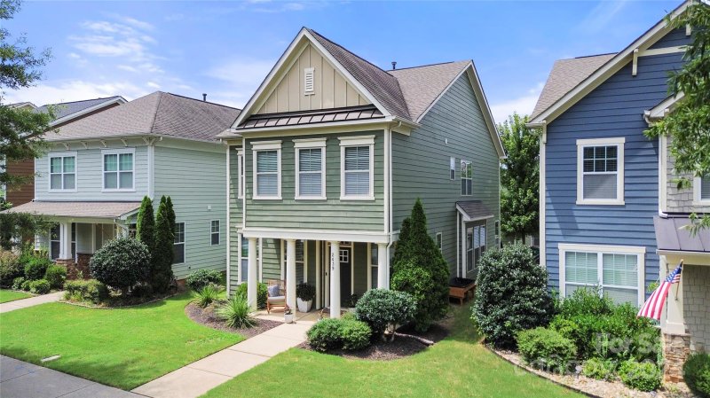 Property image 5 at 2439 Double Oaks Road, Charlotte, NC 28206