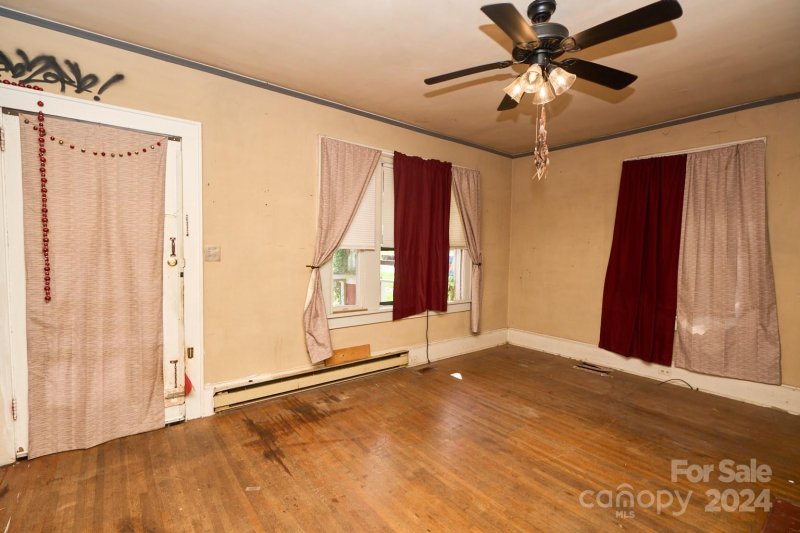 Property image 3 at 2325 Weddington Avenue, Charlotte, NC 28204