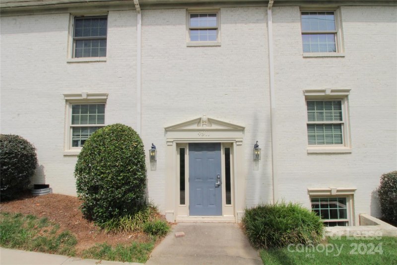 Property image 2 at 4911 Park Road, Charlotte, NC 28209