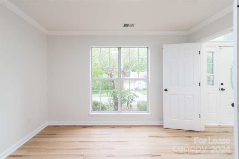 Property image 5 at 8413 Woodford Bridge Drive, Charlotte, NC 28216