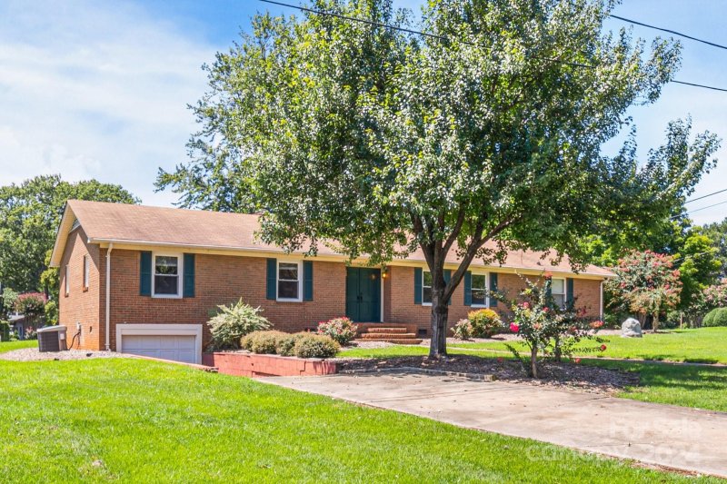 Property image 2 at 18104 Pompano Place, Cornelius, NC 28031