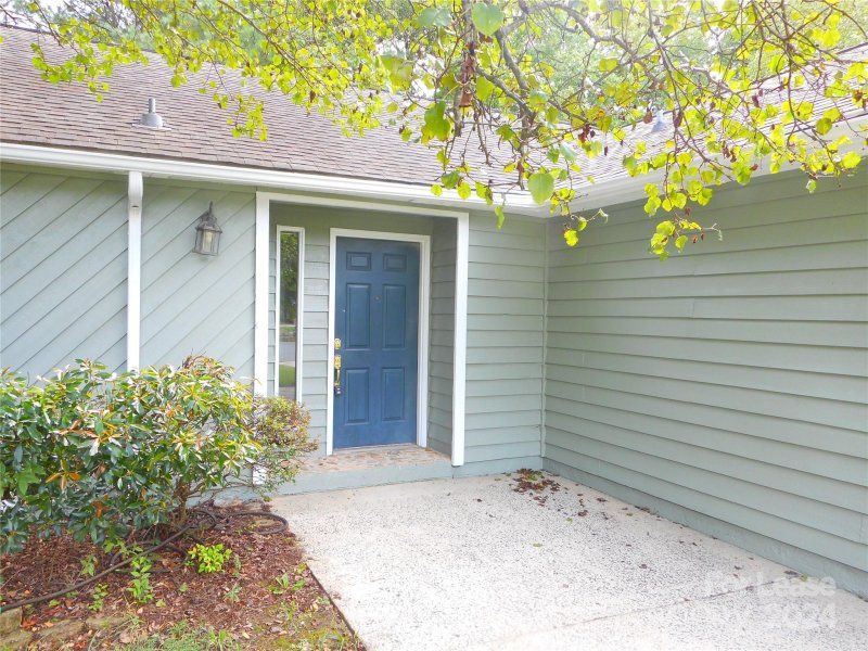 Property image 3 at 11246 Peppertree Lane, Charlotte, NC 28277