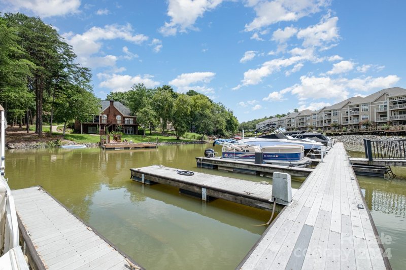 Property image 3 at 104 Pier 33 Drive, Mooresville, NC 28117