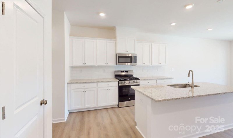 Property image 3 at 4061 Lawnview Drive, Charlotte, NC 28269