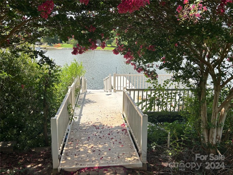 Property image 5 at 101 Donnive Drive, Mooresville, NC 28117