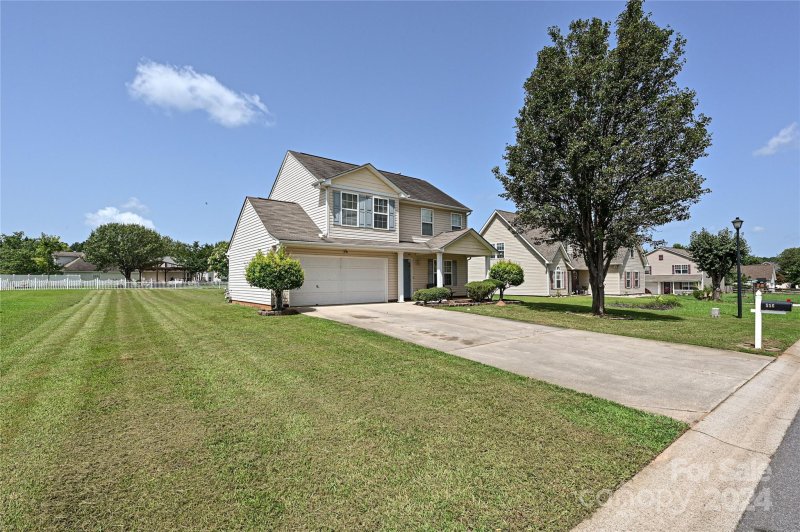 Property image 2 at 556 Kenbridge Lane, Rock Hill, SC 29732