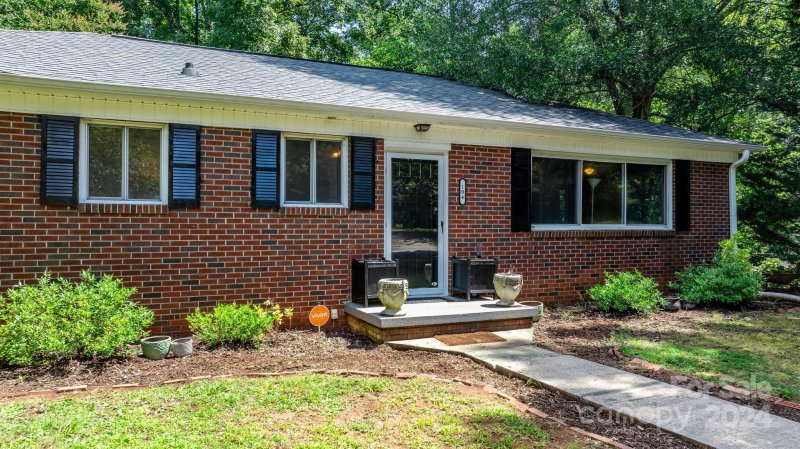 Property image 5 at 104 30th Avenue, Hickory, NC 28601