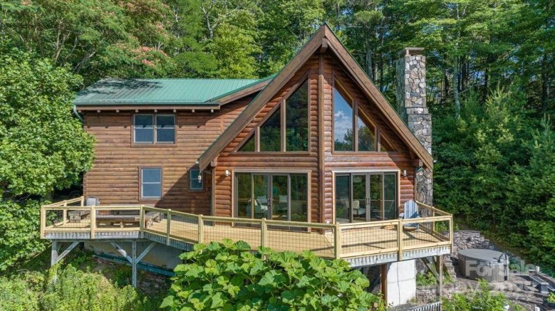 Property image 2 of 4901 Nightingale Way in Pisgah Woods, Lenoir, NC 28645