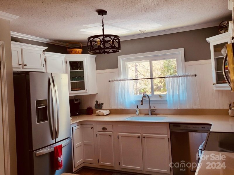 Property image 2 at 49 Lake Drive, Hendersonville, NC 28739