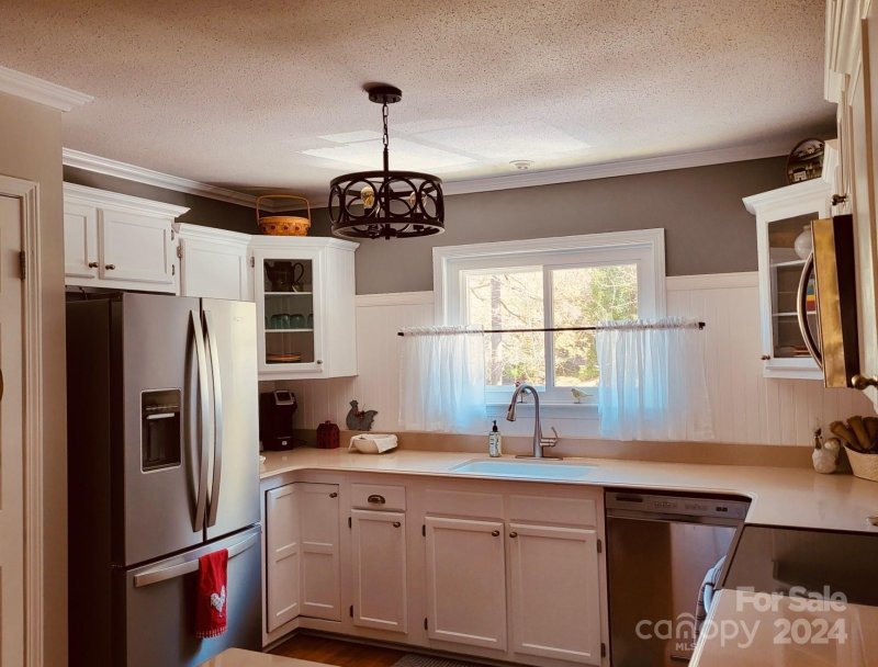 Property image 4 at 49 Lake Drive, Hendersonville, NC 28739