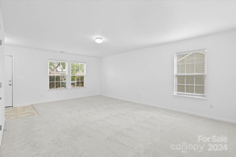 Property image 4 at 1123 Blue Topaz Drive, Dallas, NC 28034