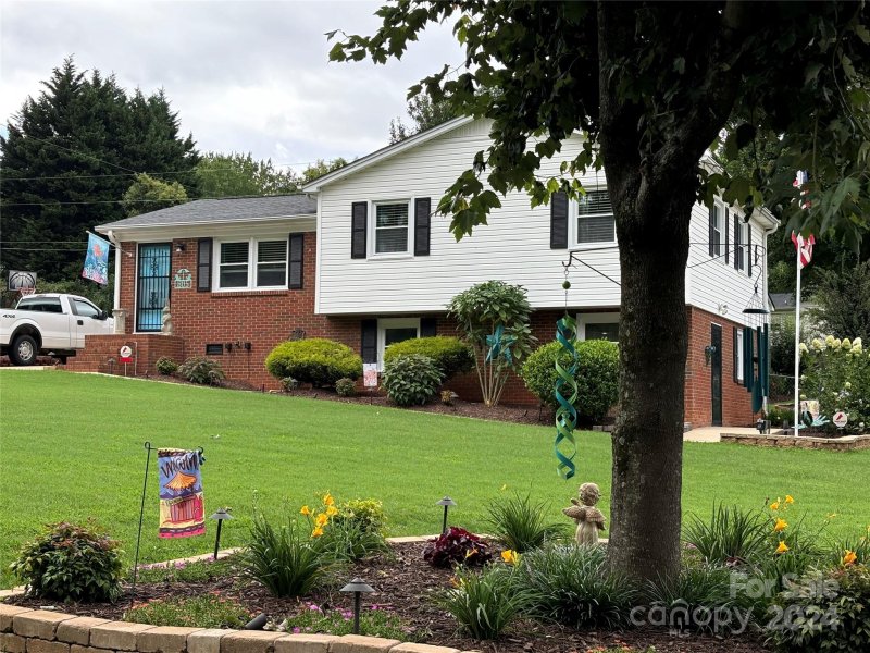 Property image 2 at 805 Freedom Mill Road, Gastonia, NC 28052