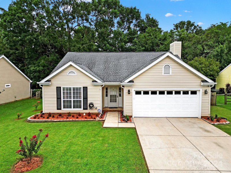 13728 Poppleton Court