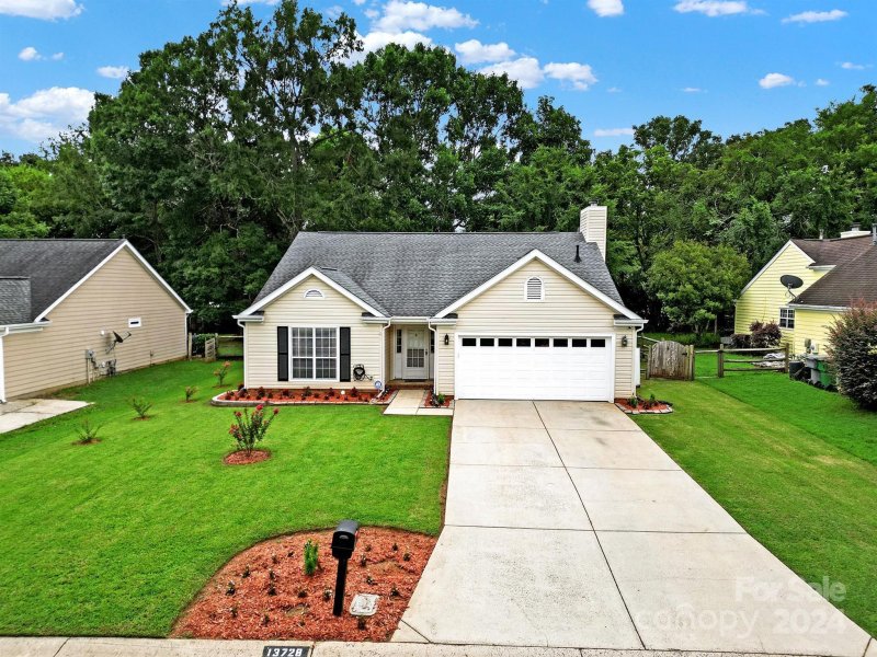 Property image 2 at 13728 Poppleton Court, Charlotte, NC 28273