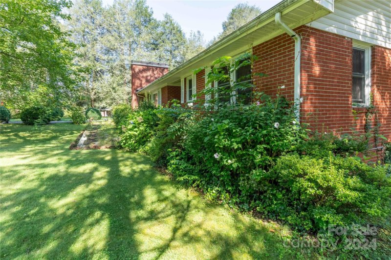 Property image 3 at 3156 Charlyne Drive, Hendersonville, NC 28792