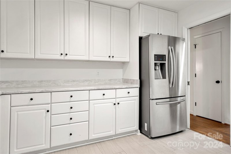 Property image 4 at 5020 Coronado Drive, Charlotte, NC 28212